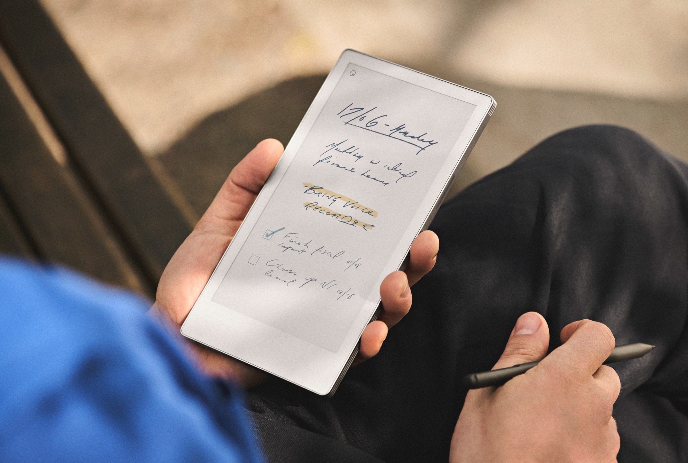 Cận cảnh bút Marker và màn hình E Ink của Remarkable