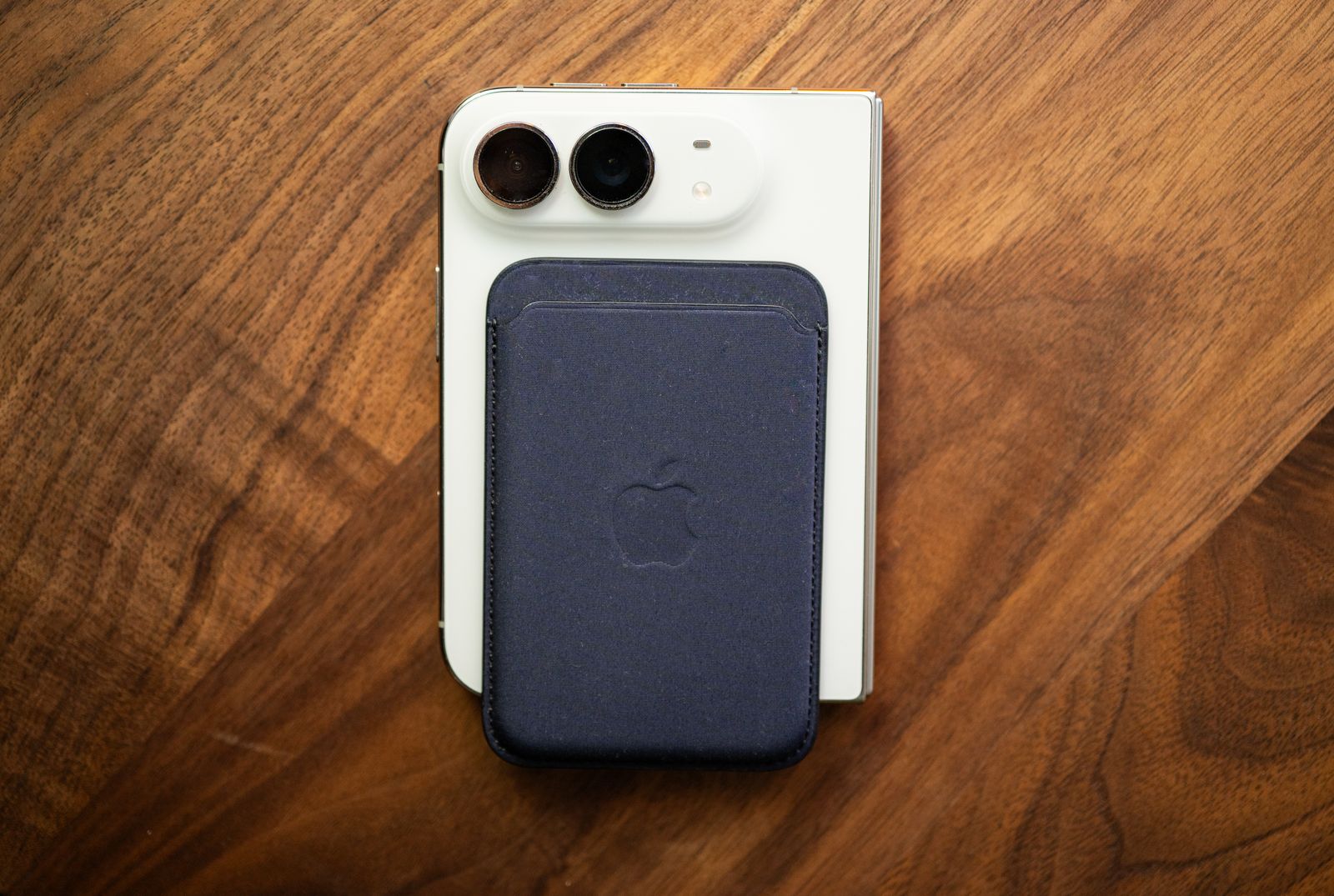 Chụp selfie bằng camera sau với màn hình ngoài