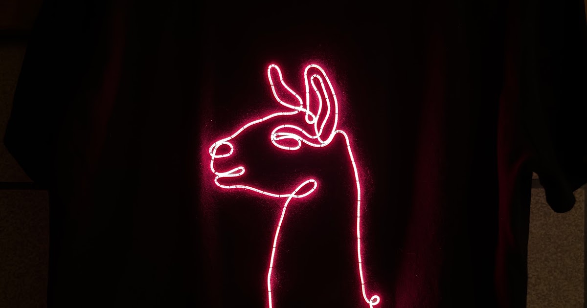 Tự làm áo thun 'neon' dẻo bằng dây tóc LED trong vài ngày
