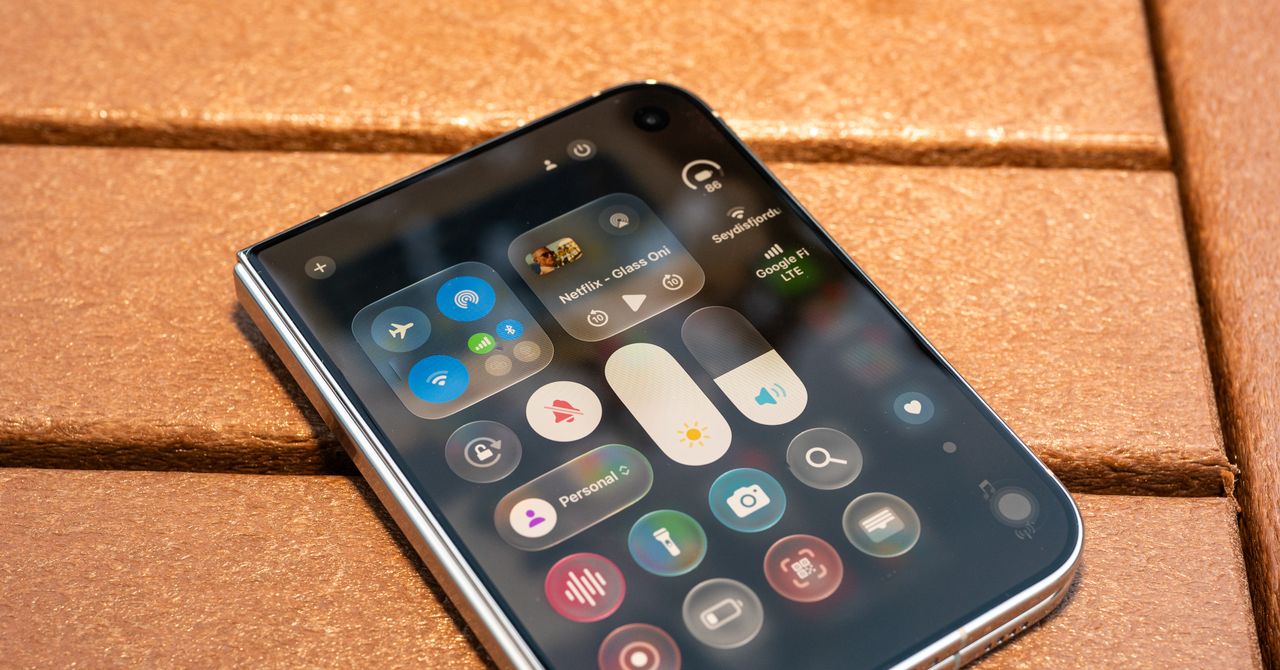 Liquid Glass cuối cùng đã tìm thấy chỗ đứng trên iPhone Duo