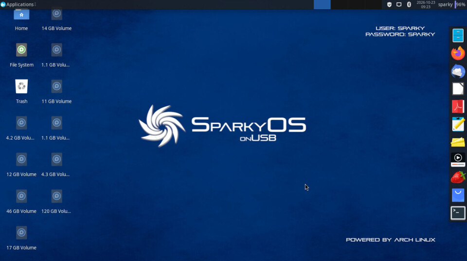 SparkyOS khởi động từ USB với giao diện Xfce