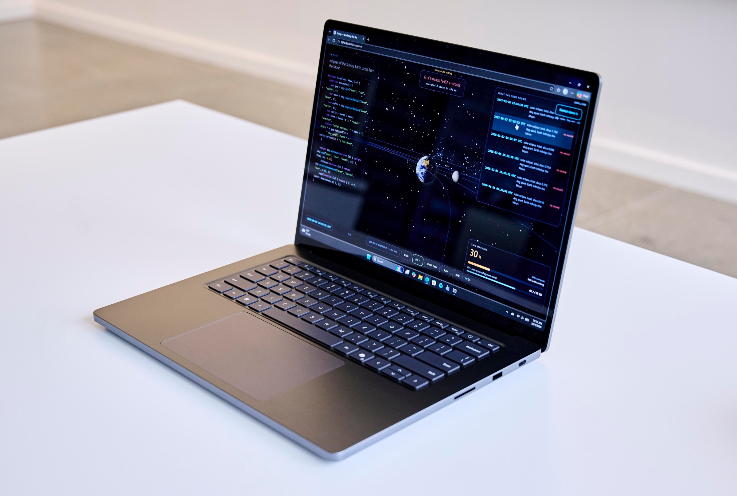 Surface Laptop Ultra của Microsoft