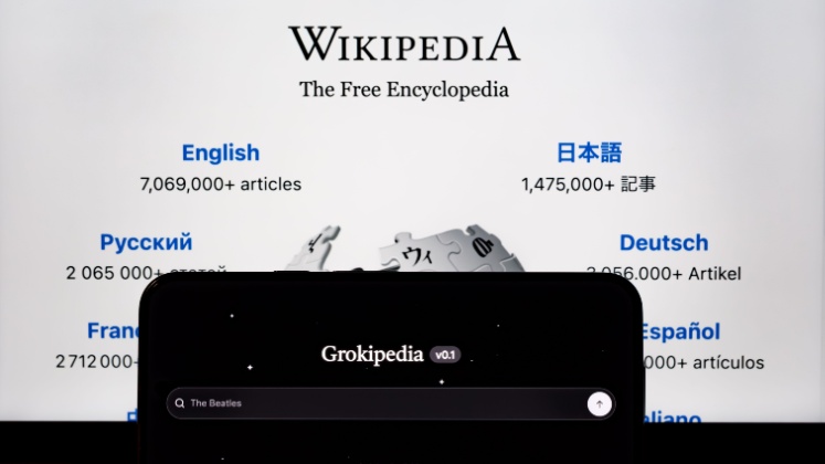 Minh họa về Grokipedia và tác động của AI lên Wikipedia
