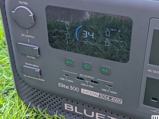 Cận cảnh cổng kết nối Bluetti Elite 300