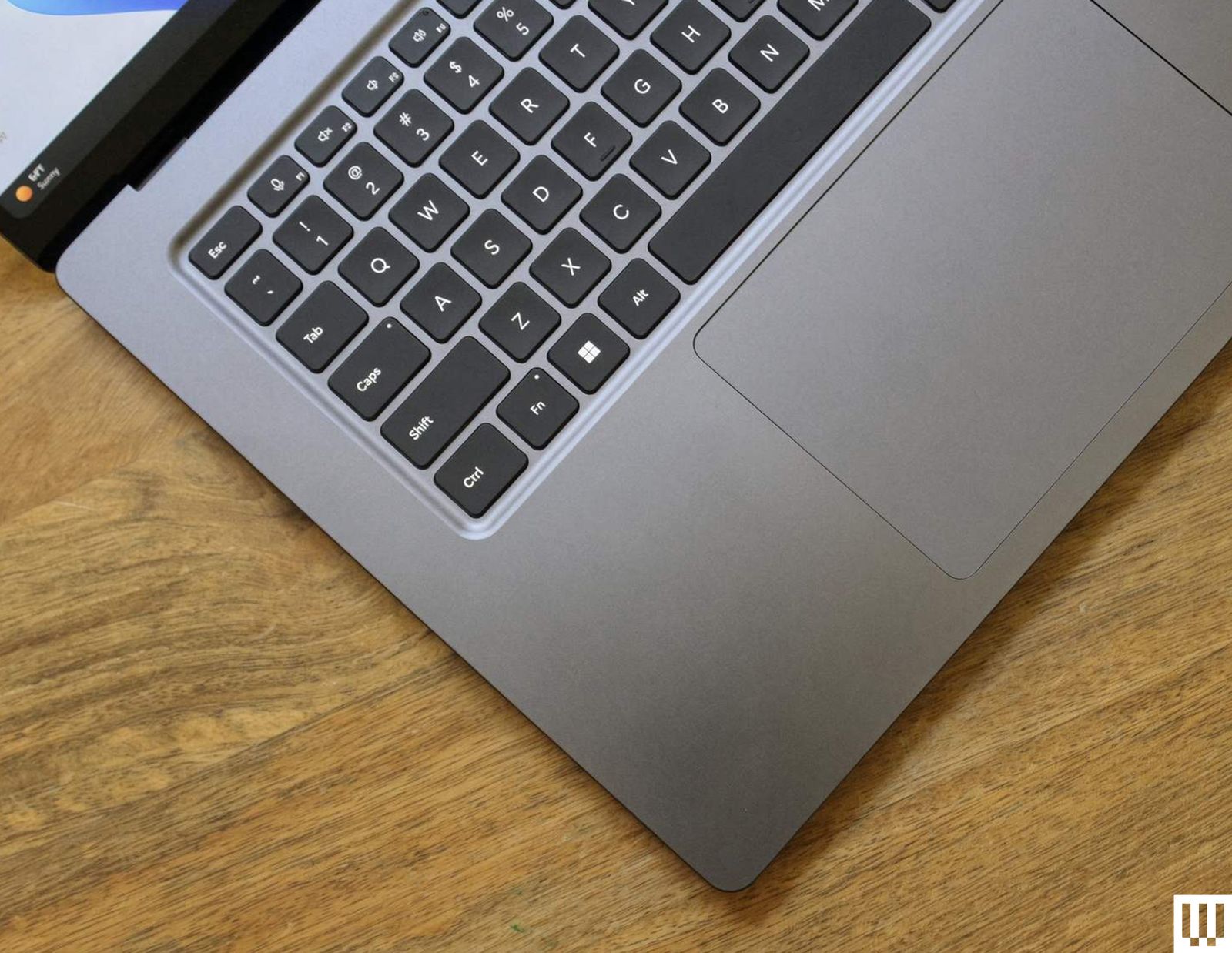 Surface Laptop Ultra với màn hình sáng nhất từng có trên laptop