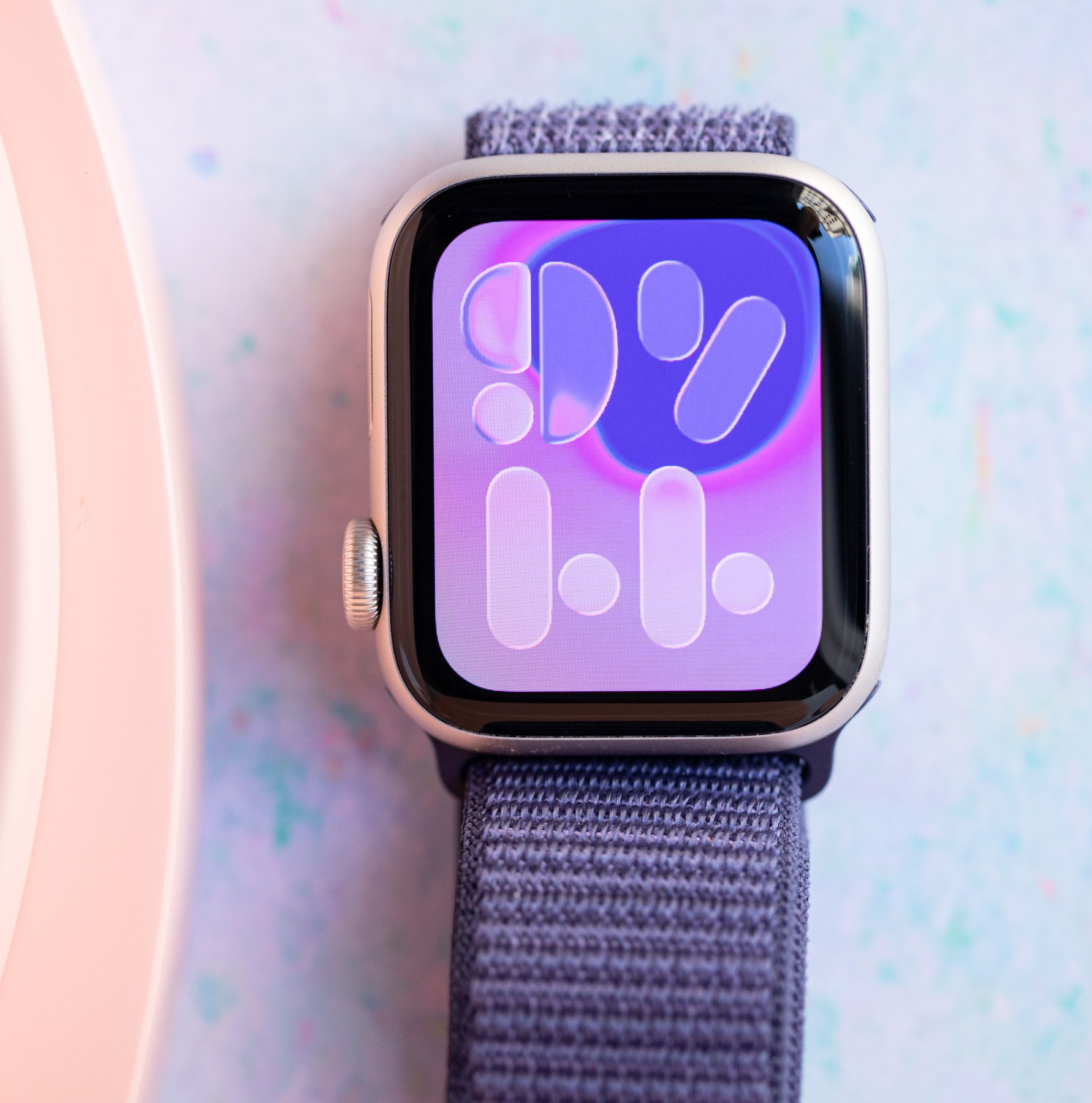 Các góc cạnh thiết kế của Apple Watch SE 3