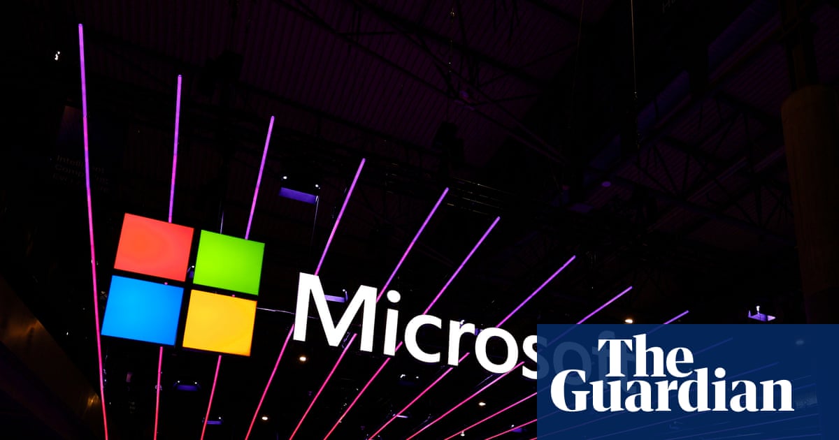 Chủ tịch Microsoft: AI đang được quản lý lỏng lẻo hơn cả sữa và máy giặt