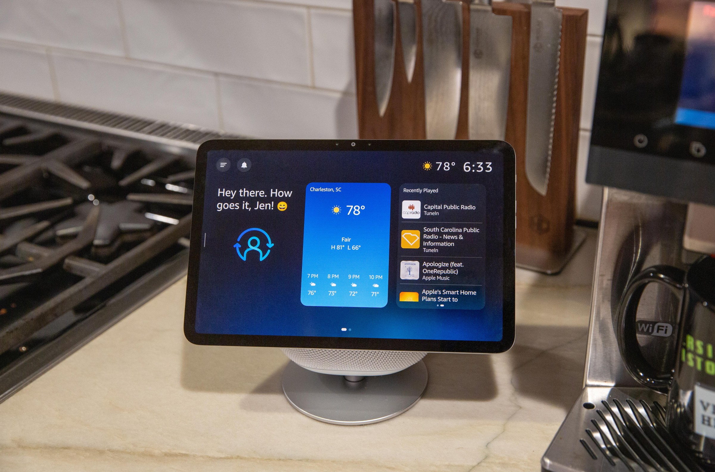 Echo Show hiển thị giao diện điều khiển nhà thông minh