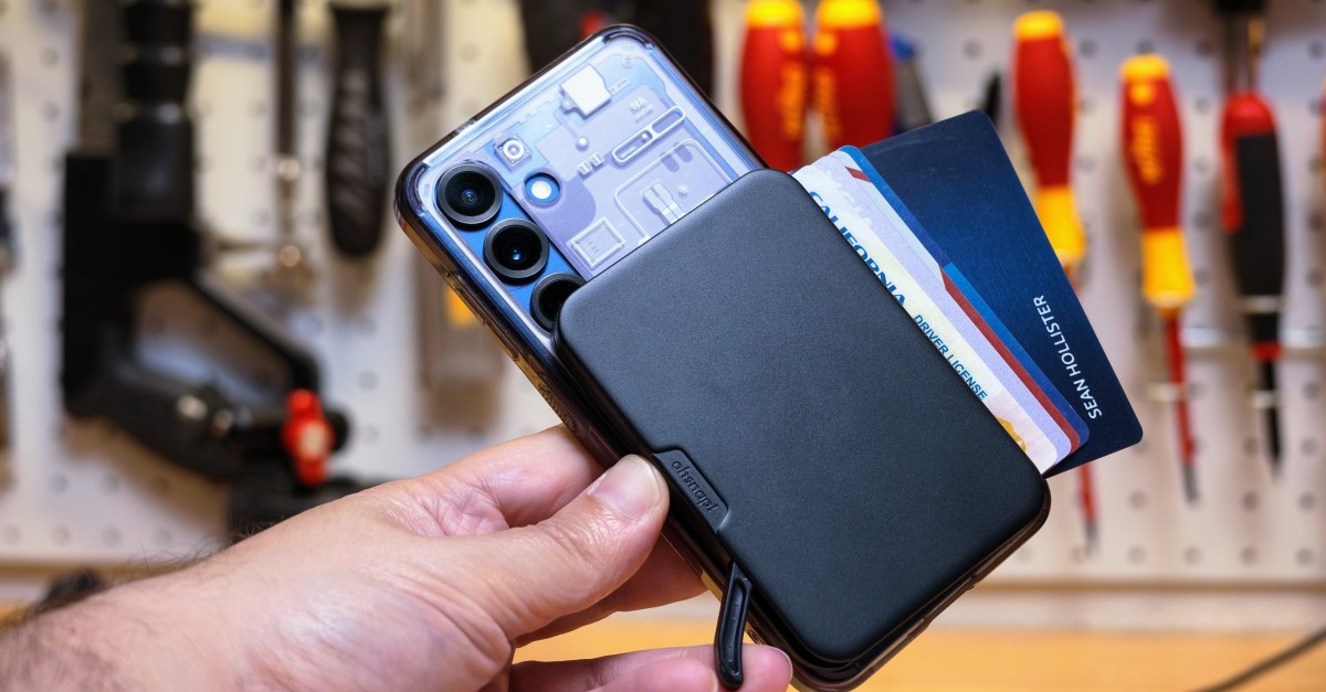 OhSnap Wallet 2: Chiếc ví module cơ học gắn nam châm vào điện thoại