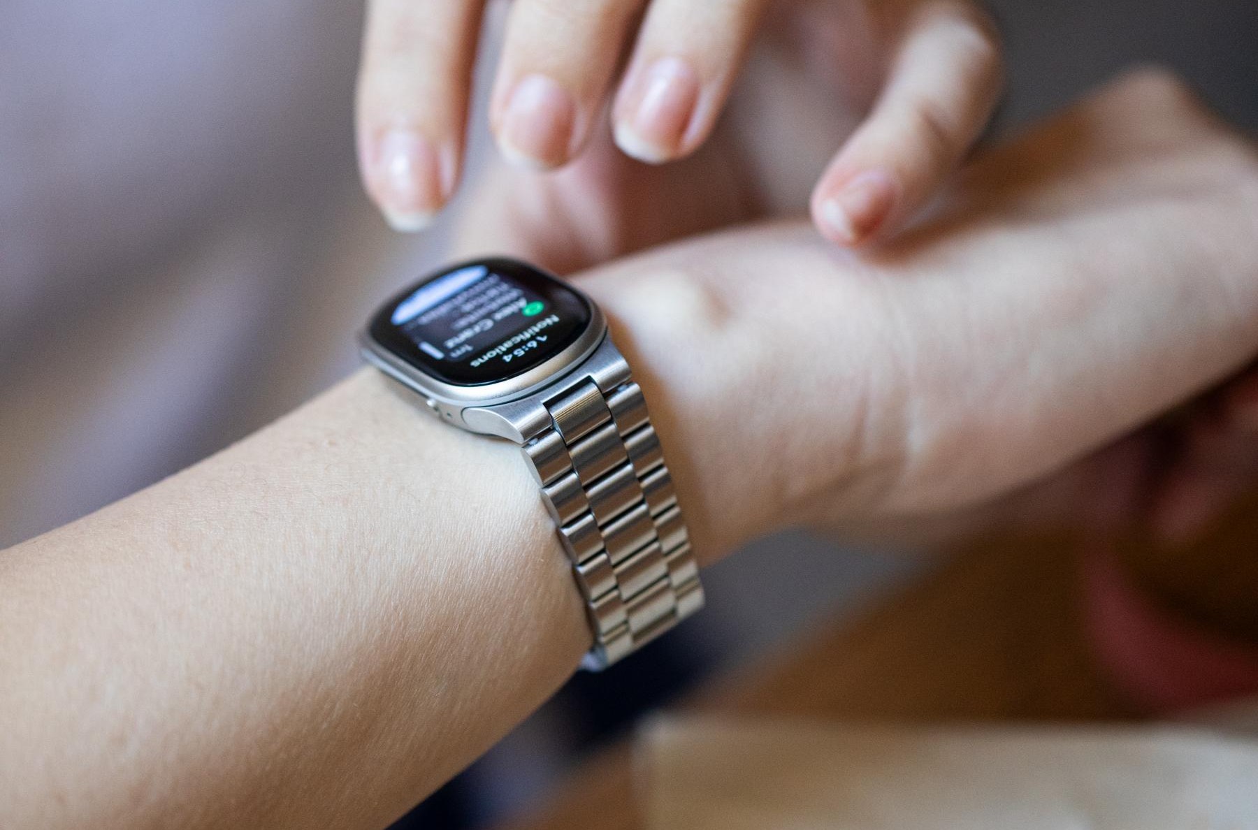 Mặt đồng hồ Fitbit Edge